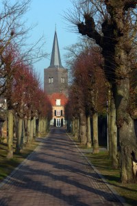laantje Mazijk met zicht op kerk