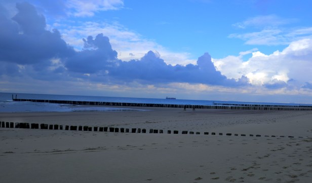 wolken-over-strand